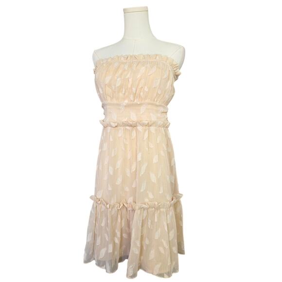 ENDLESS ROSE Beige Textured Strapless Tier Dress - Picture 1 of 4